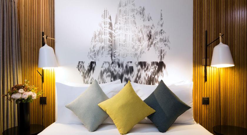 Image of Deluxe Double or Twin Room 8