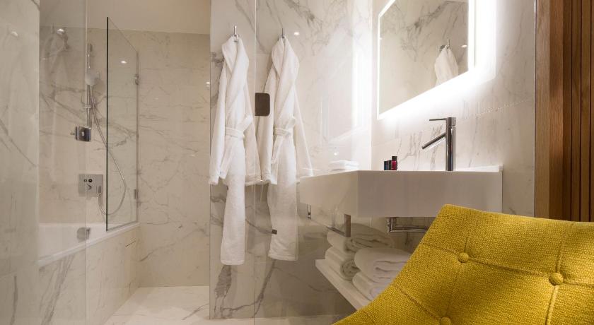 Image of Deluxe Double or Twin Room 2