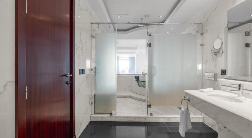 Image of Royal Savoy Suite with Lounge Access (Adults Only) 8