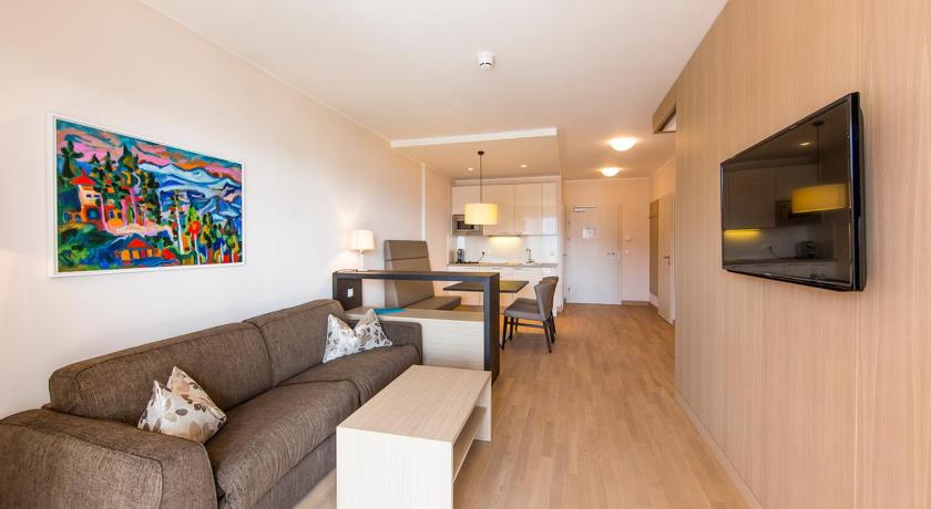 Image of Deluxe King Suite 3