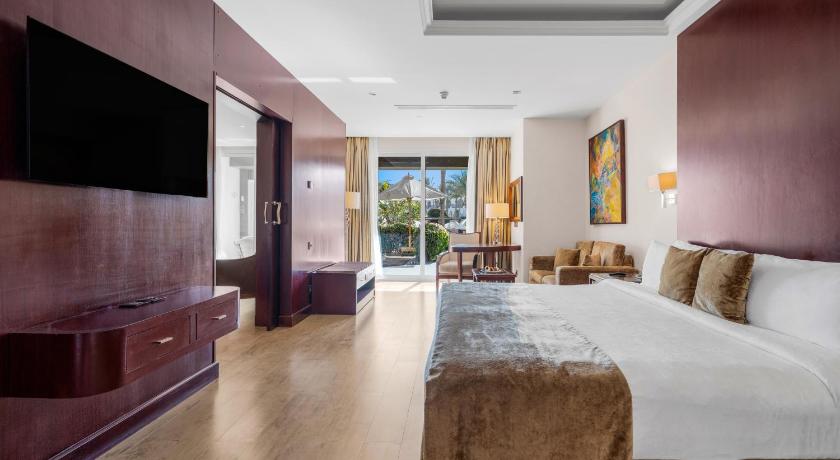 Image of Royal Savoy Suite with Lounge Access (Adults Only) 4