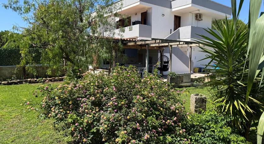 VILLA ENA