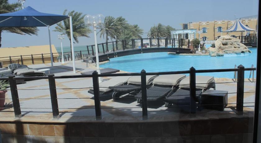 Imagen de Habitación Doble con vistas a la piscina (Double Room with Pool View) 4