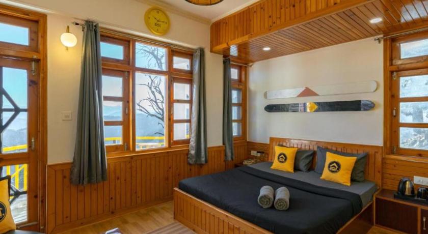 Image of Superior Double Room with Balcony and Mountain View 1