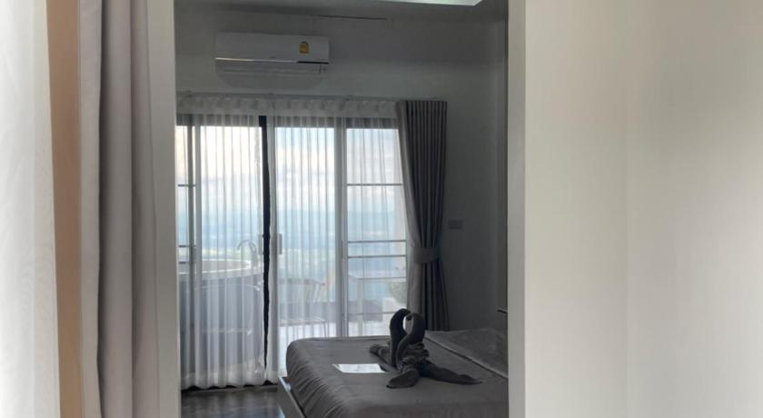 Image of King Room with Spa Bath 11