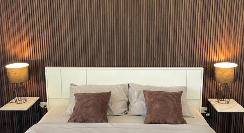 Image of King Room with Spa Bath 8