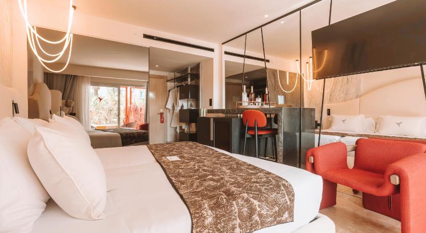 Image of The Twist and Go Room - Entrance to Ushuaia Club Included 6