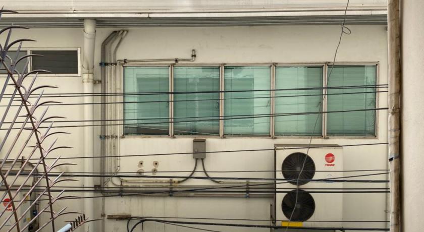 Bangkok Ladapan Mansion 3-Star Guesthouse pool