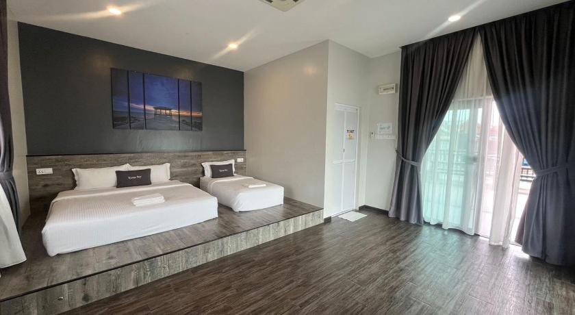 Kuala Krau Capital O 91170 Kurau Bay Hotel 3-Star Hotel suite