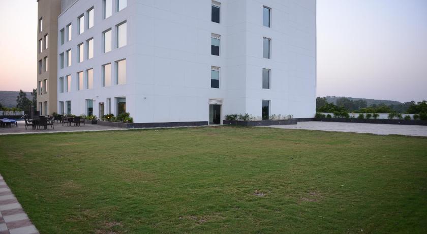 Country Inn and Suites By Radisson Gurugram Sohna Road