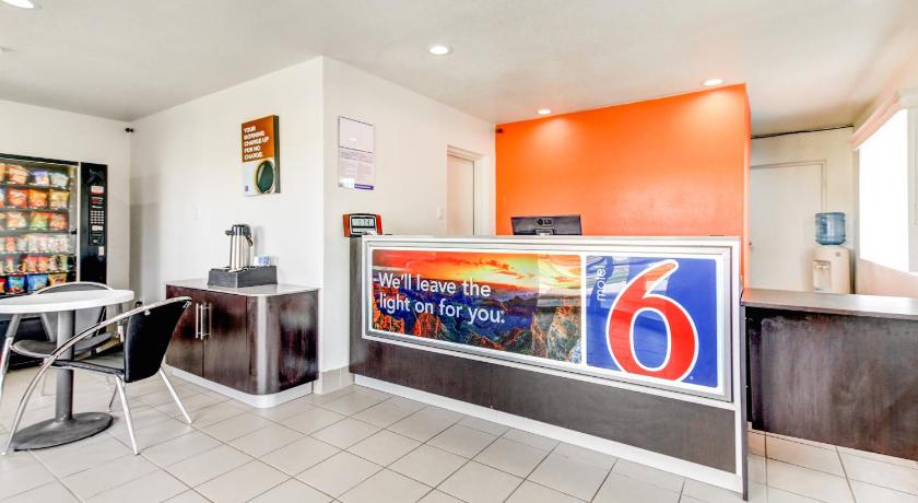 Motel 6 Waco - Lacy Lakeview photo