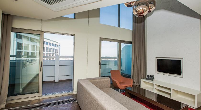 รูปของDublex Grand Suit With Balcony 6