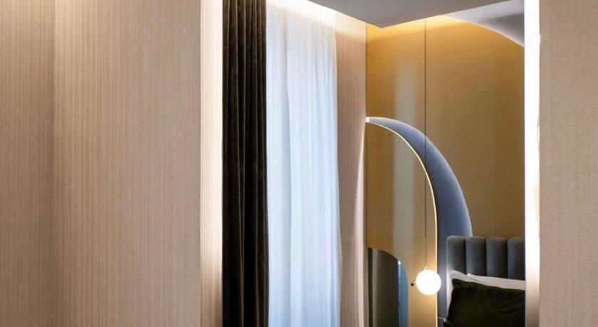 Image of Superior Room with Turkish Bath and Side Sea View 6