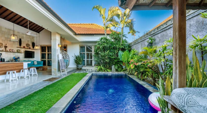 Tampilan Villa Azure 1 - Private suite in shared Balinese pool villa near Echo Beach!