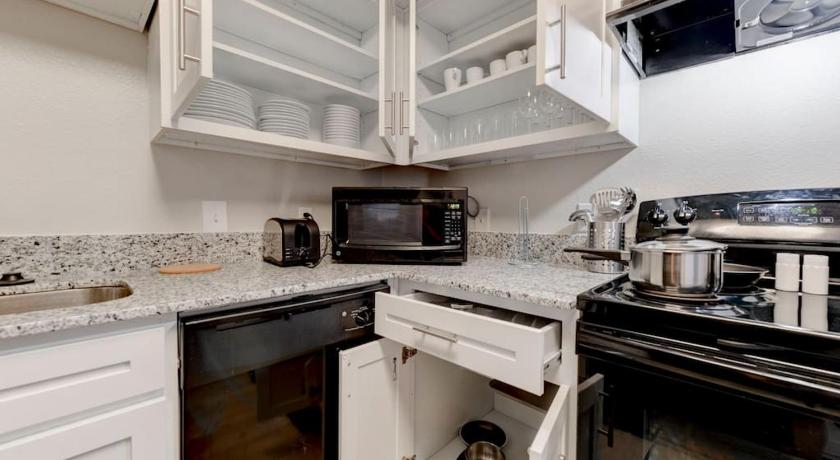 오스틴 (TX) Spacious apartment w pool hot tub & pet-friendly 4성급 숙소 외관