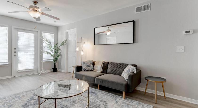 오스틴 (TX) Spacious apartment w pool hot tub & pet-friendly 4성급 숙소 스위트룸