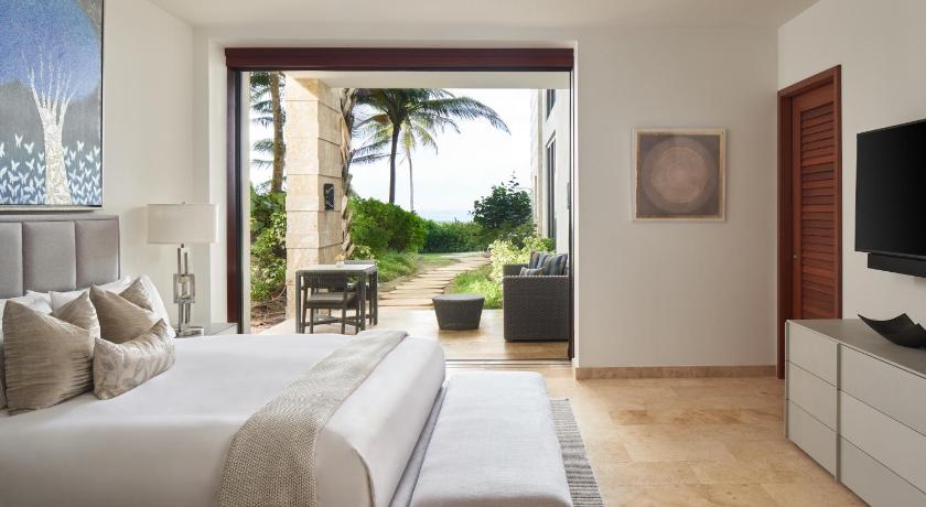 Image of Three-Bedroom Apartment - Oceanfront 1