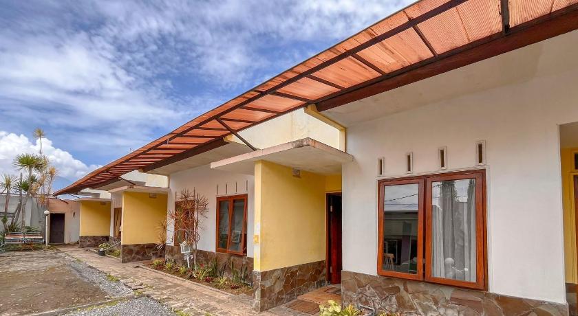 RedDoorz @ Penginapan Garuda Batu – Punten, MO