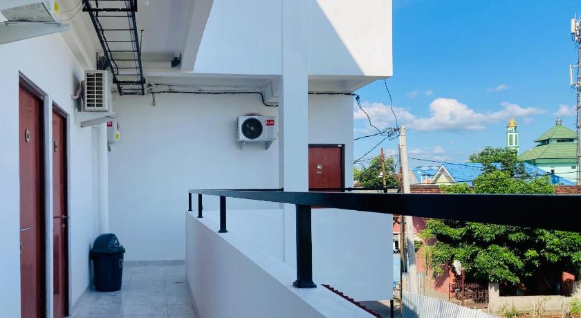 Tentram Guesthouse near Amikom Mitra RedDoorz - image 13