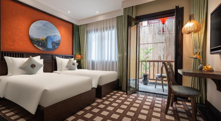 Image of Signature Beautiful Room 0