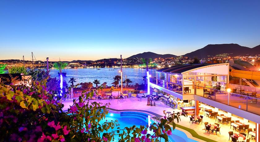 Tropicana Beach — Hotel in Bodrum
