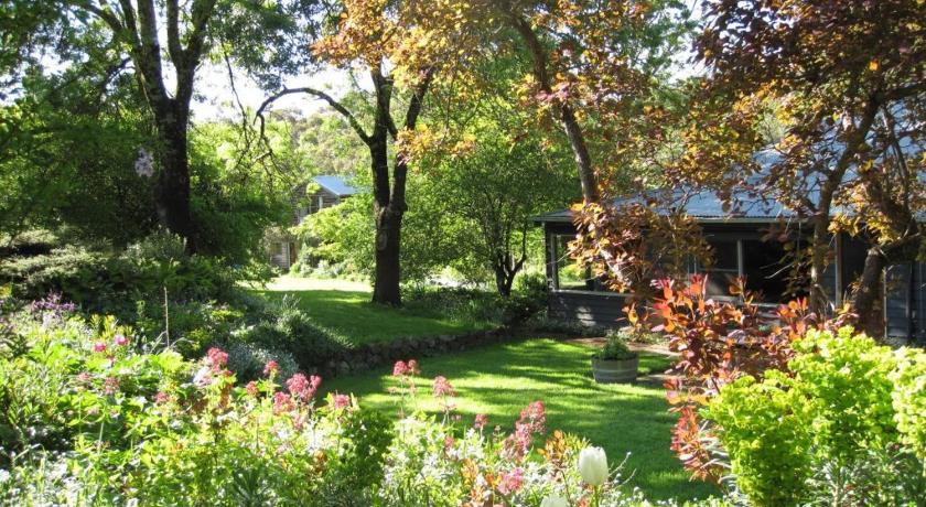 Braeside Mount Macedon Country Retreat Bed and Breakfast photo