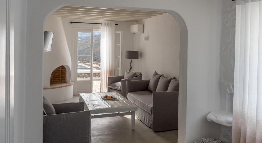 Cova Mykonos Suites