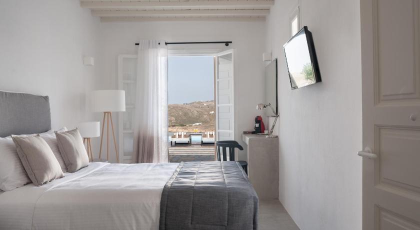 Cova Mykonos Suites