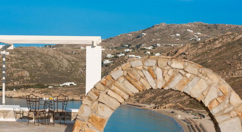 Cova Mykonos Suites