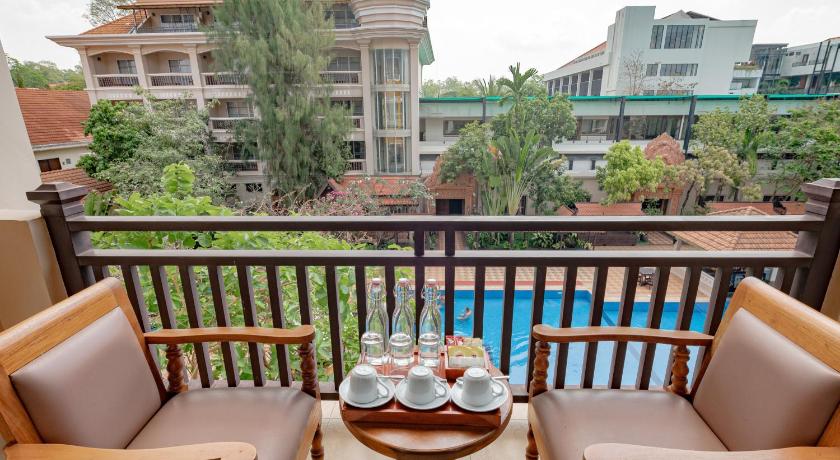 Image of Deluxe Double Room Pool View 15