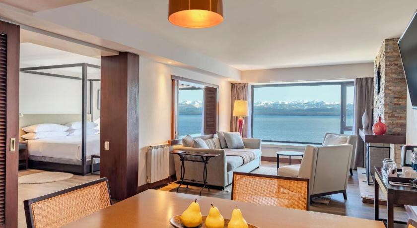 Image of Suite, 1 King, Lake view, Pool access 0