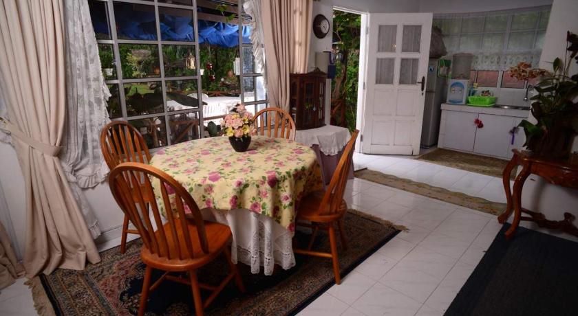 Image of Three-Bedroom Bungalow 6