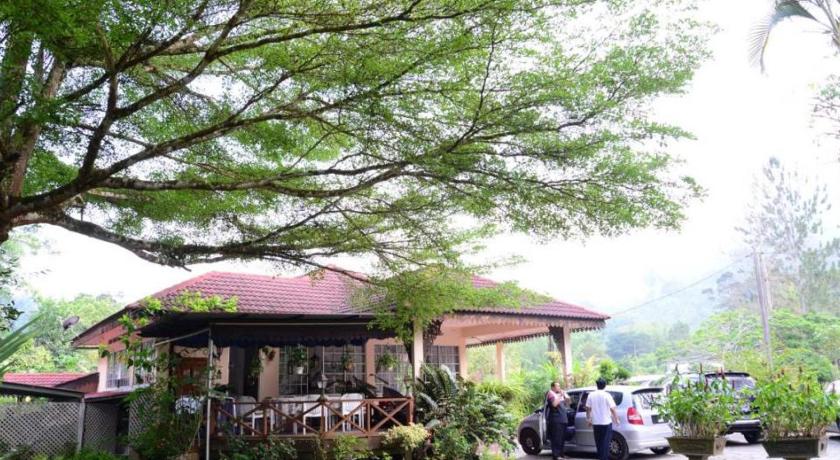 Image of Three-Bedroom Bungalow 13