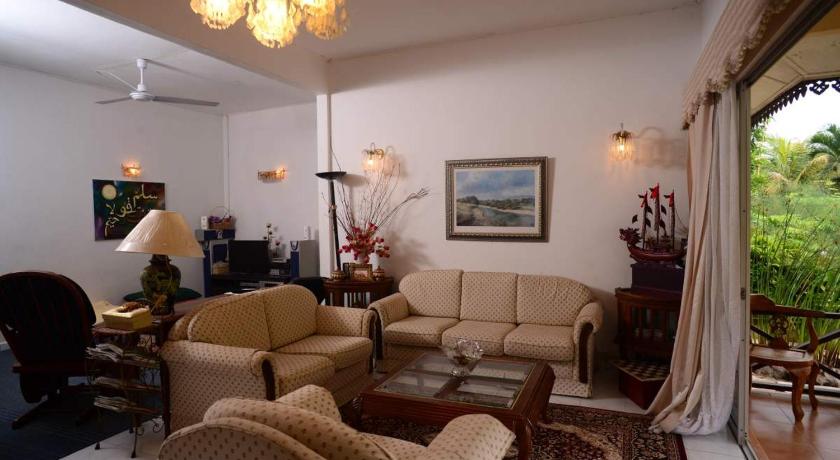 Image of Three-Bedroom Bungalow 3