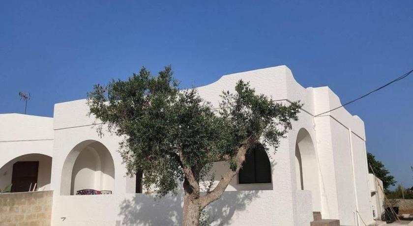 Villa Ella indipendente con 3 camere da letto giardino e parcheggio privato