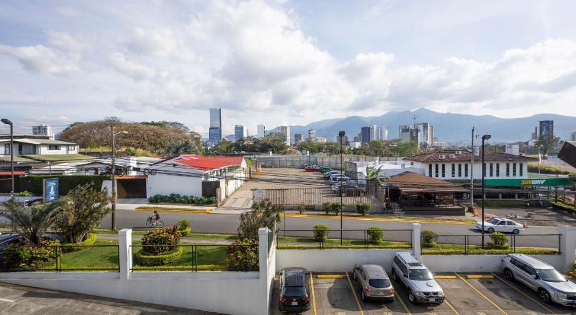 Image of 1 King Standard City View 13