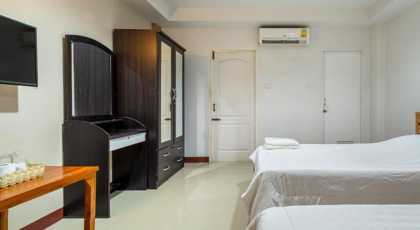 Image of TWIN ROOM 3