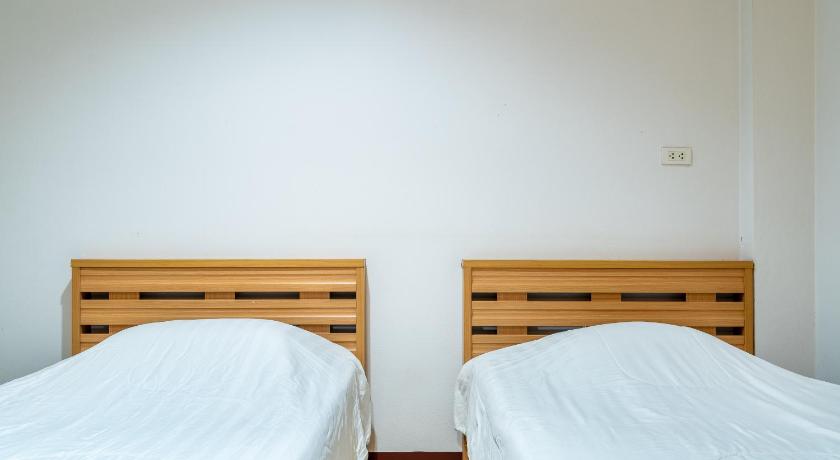 Image of TWIN ROOM 8