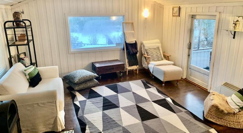 Cabin at Hestsjøen Badeplass