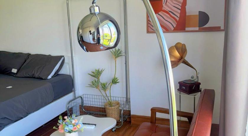 Da Nang Corgi House Danang - Steps from Dragon Bridge 1-Star Hotel view