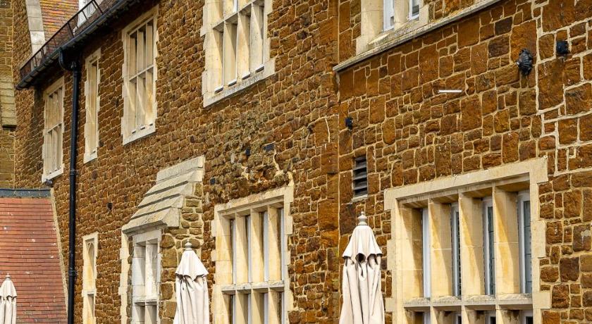 The Golden Lion Hotel