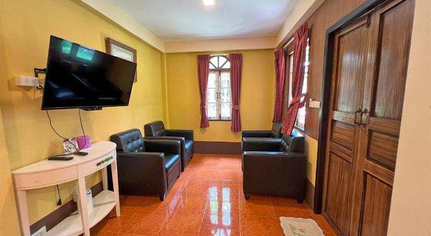Image of Family Room 7
