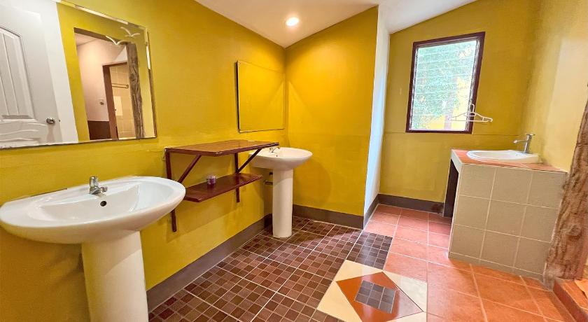 Image of Bungalow Family with 2 Bedrooms 2