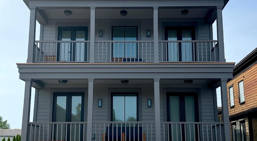 Brand New Construction! 3 Unit5 Bed Property