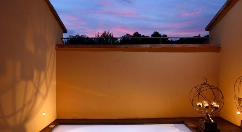 Image of Junior Suite with Spa Bath 4