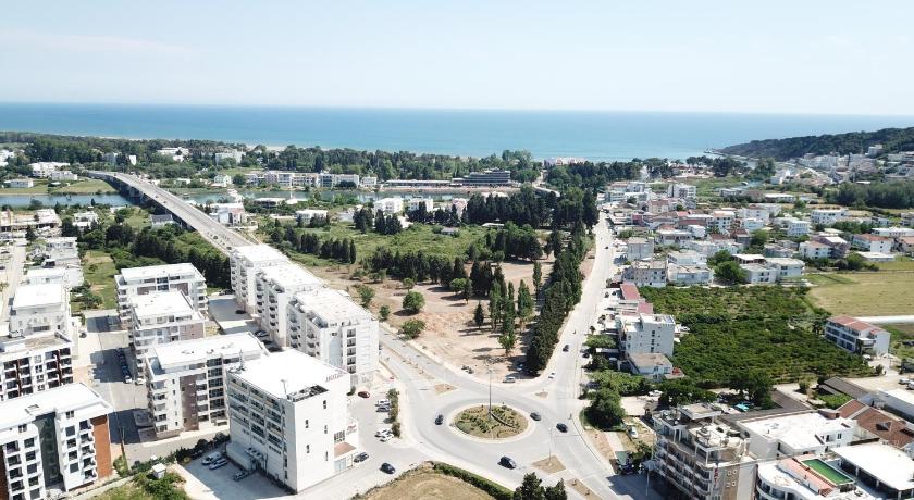 Long Beach Residence