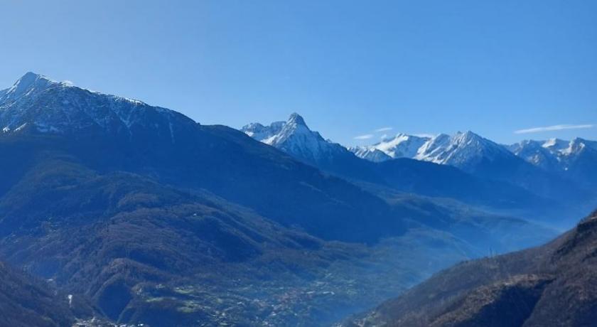LA PANORAMICA Svegliati con la Vista delle Alpi dalle Camere e Terrazza Ampia