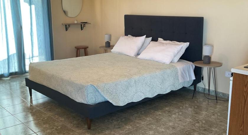 Image of Deluxe Room 12
