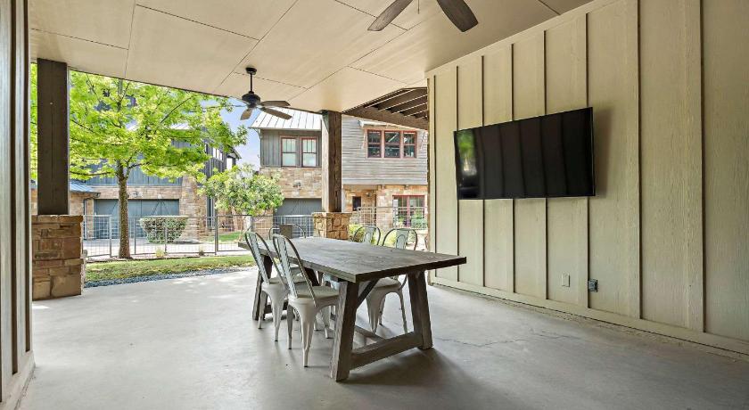 스파이스우드 Lake Travis Luxe Villa - 4BR, Pickleball & BBQ 4성급 숙소 객실
