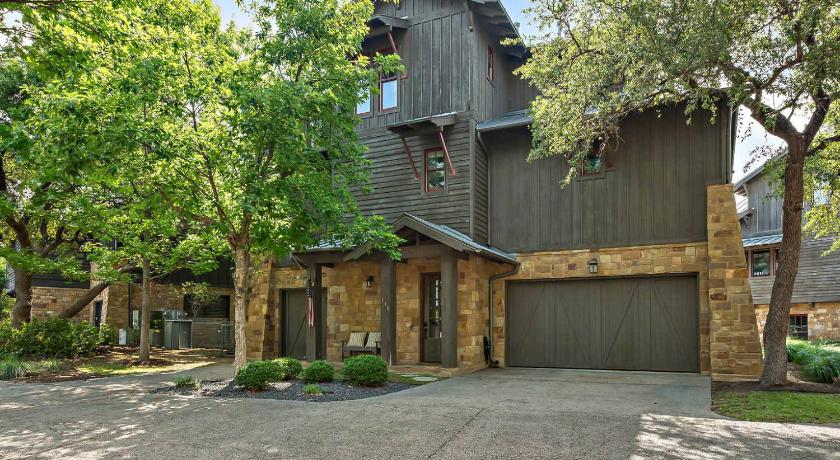 스파이스우드 Lake Travis Luxe Villa - 4BR, Pickleball & BBQ 4성급 숙소 스위트룸